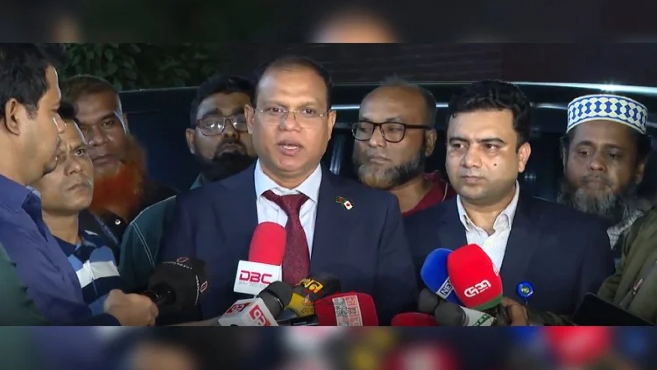 বিমান ত্রুটির সত্ত্বেও প্রধানমন্ত্রী তারেক রহমান সফরসঙ্গীদের সঙ্গে দেশে ফিরেছেন